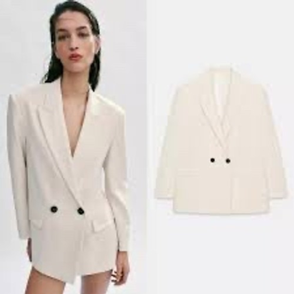 Zara Off-White Double-Breasted Blazer with Dark Buttons